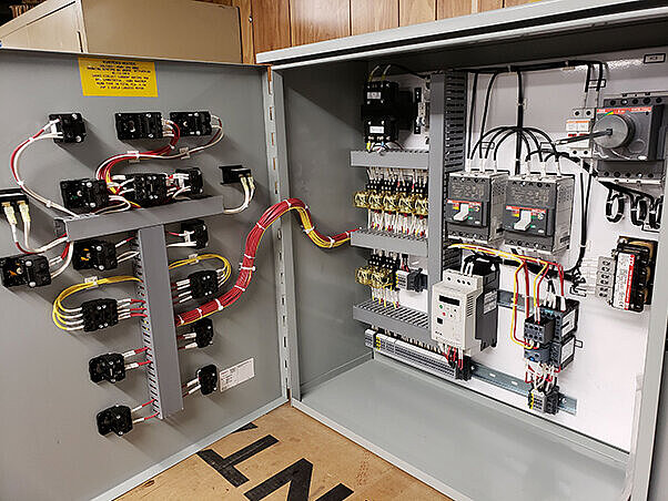 KustersFabrication-Services-ElectricalPanelShop1.jpg
